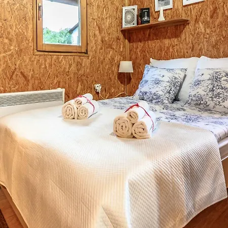 Holiday home House On Piles, River 'apartman Una'