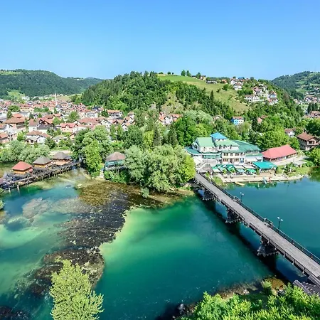 Holiday home House On Piles, River 'apartman Una' Bosanska Krupa