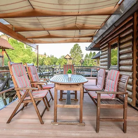 House On Piles, River 'apartman Una'